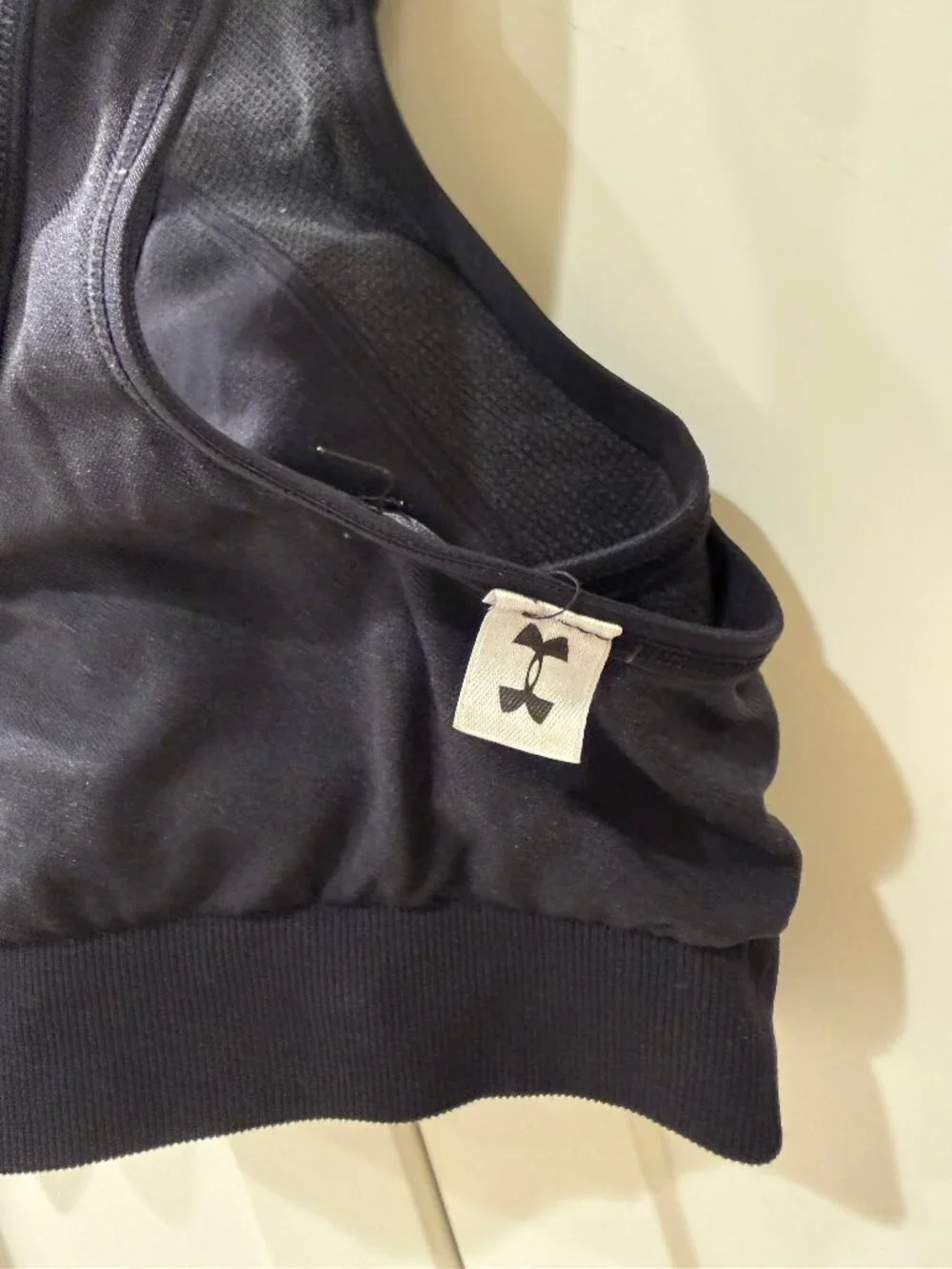 Under Armour Black Compression Sports Bra: Size Medium - Picture 4 of 5